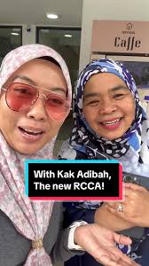 Yg cekal akan kekal. Yg humble pasti berjaya. Yg sudi dibimbing dan mahu  membimbing. Rahsia kejayaan kak Adibah menjadi RCCA di BE International.  Lebih manis, adik ipar Kak Dib, Munirah juga menjadi ...
