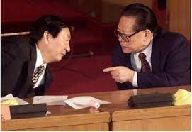 Jul 22, 2013 · 江泽民说，我们都曾见证了世界的风云变幻，经历了中美关系的风风雨雨。 1971年你从巴基斯坦秘密来华访问，1972年你陪同尼克松总统访华，在上海发表了《上海公报》，结束了中美两国的长期隔绝和对抗，打开了两国交往的大门。 æ±Ÿæ³½æ°'ä¸ºä½•ç¼ºå¸­ç™¾å¹´å…šåº†ä¸­å…±å…ƒè€ä»¬çŽ°çŠ¶å¦‚ä½• ä¸‡ç»´è¯»è€…ç½'