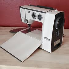 It was the first mass produced portable free arm sewing machine, and gave the singer featherweight a run for its money. Elna Lotus Type 35 Sp Review Ashley And The Noisemakers