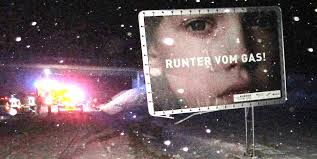 Eltern wissen es bereits und ein tüchtiger linux administrator kennt es ebenfalls: Ronneburg Zu Schnell Unterwegs Audi Fahrer Rast Gegen Runter Vom Gas Schild Express De