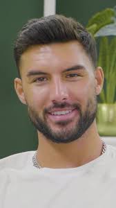Love Island's Liam Reardon Seeks Relationship Advice