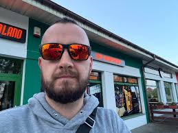 Dzień dobry! 💪😁 Każdemu z osobna dobrego dnia 💪 Dla mnie już jest  świetny, bo mogę wybrać się w krótką podróż z częściami do Naszych klientów!