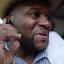 Impromptu Oldhead BBQ Photoshoot. Caught completely off guard  #NoFilterAtAll Hit the link in my bio if y'all need a model (plus size or  otherwise) SERIOUS INQUIRIES ONLY