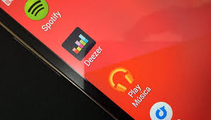 Plug your phone into the usb port or connect wirelessly. Deezer Spotify Konkurrent Unterstutzt Android Auto Nextpit