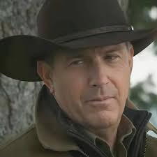 THOSE EYE CRINKLES ARE EVERYTHING!! 👏🏻👏🏻👏🏻👏🏻👏🏻