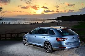 不容忽視的新世代旅行車skoda superb combi 2 0 tsi 4x4 skoda superb skoda 4x4