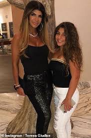 Her birthday, what she did before fame, her family life, fun trivia facts, popularity rankings trivia. Rhonj Star Dolores Catania Opens Up About Her 25lbs Weight Loss That Was Inspired By Milania Giudice Express Digest