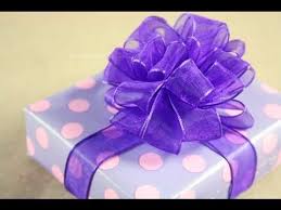 How To Make An Easy Bow Step By Step Pompom Pom Pom Pon Style Step By Step Youtube Gift Bows Gift Bow Tutorial Bows Diy Ribbon
