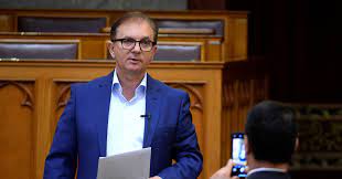 Tóth csaba lesz az mszp és a párbeszéd jelöltje zuglóban az előválasztáson. Toth Csaba A Momentum Foglalkozzon A Fideszes Korzetekkel Ne Zugloval 168 Hu