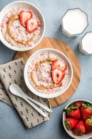 This recipe calls for 1/4 of the butter and 1/2 of the chocolate chips compared to a traditional chocolate chip oatmeal cookie, meaning these treats. Strawberries And Cream Oatmeal 5 Healthy Ingredients From My Bowl