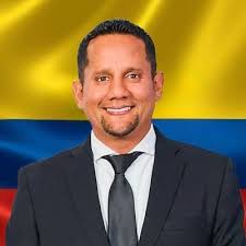 MIGUEL CONCHA ÁLVAREZ #LAPrevencionInvernal Familia Grande , #LA Excavadora  "P3so Plum@" realiza la limpieza de canales en el sector de la Cdla. Miguel  Concha Álvarez como parte de los trabajos de prevención