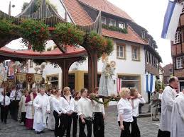Jun 28, 2021 · maria himmelfahrt ist das fest der leiblichen aufnahme mariens in den himmel, das von mehreren christlichen konfessionen begangen wird. Heimatverein Warendorf