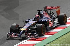 De teams gebruiken deze vrije trainingen om hun wagens juist af te stellen op het circuit en om de bandenkeuze te kunnen maken. Max Schrijft Geschiedenis Tijdens Vrije Training Suzuka Verstappen Com