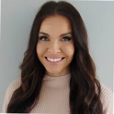 Courtney Sheets's Instagram, Twitter & Facebook