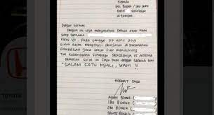 Contoh surat izin sekolah/tidak sekolah, dalam keadaan sakit sudah dipastikan tidak bisa dipaksakan untuk mengikuti kbm, maka dari itu berikut selanjutnya ini admin akan membagikan mengenai contoh surat izin tidak sekolah buat anak sd. Viral Surat Izin Sekolah Anak Smp Dengan Alasan Nonton Persebaya Vs Arema