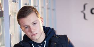 Hollyoaks' Robbie harbours Phoebe crush