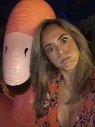 She thought wrong muziek (tijdens kijkersvraag): Nienke Plas No Sneak Peek Of The Shitty Omdat Wifi In Het Buitenland Soms Net Zo Slecht Is Als De Adem Van Je Tandarts Alsnog Staat Ie Klaar Du Kijken Maar