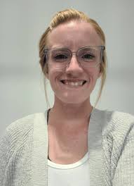 Kelly Pyles's Instagram, Twitter & Facebook