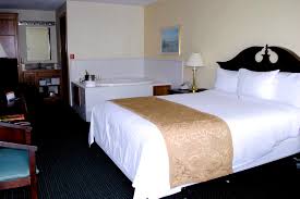 Stay at the honeysuckle inn & conference center where you can be comfortable, relaxed, entertained, and rating: Honeysuckle Inn 2021 Discounts Specials Branson Travel Office