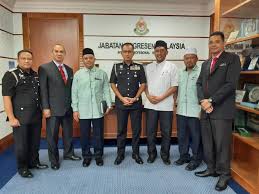 Immigration department of malaysia (jim) integriti, profesional, mesra integrity, professional, friendly the jabatan imigresen malaysia is a federal agency responsible for providing immigration services. Kunjungan Hormat Kepada Ketua Pengarah Imigresen Malaysia Kolej Universiti Islam Pahang Sultan Ahmad Shah