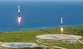 In that time, the space craft must successfully detach from both of the falcon 9's rocket boosters, the first of which is supposed to land itself on a. Spacex Launch Watch Incredible Falcon Heavy Triple Landing On Earth Science News Express Co Uk