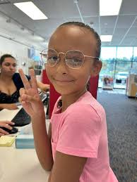 You look adorable!!! On top of that, there are so many things that you are  going to accomplish. Greetings from a fellow eye glass wearing artist!