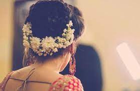 Half Moon Gajra Bun Indian Hairstyles Bun With Gajra Gajra Bun