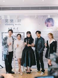 赵慧珊举行画展获周慧敏捧场水彩画造诣极高多幅作品曾得奖