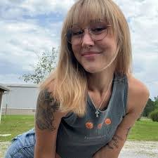 Marisa Tanner's Instagram, Twitter & Facebook