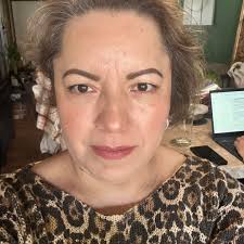 Colección Age Reversist. Su fórmula especial aumenta la renovación celular  con el fin de reconstruir la estructura del colágeno y alcanzar la  humectación necesaria para la piel. Reduce la apariencia de arrugas