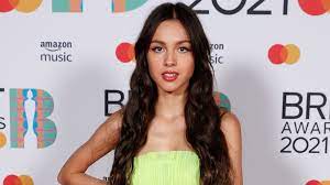 Olivia isabel rodrigo (murrieta, california; Olivia Rodrigo Becomes The Youngest Solo Artist To Score Uk Chart Double Bbc News