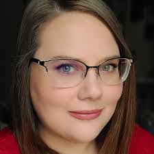 Shannon Wittig's Instagram, Twitter & Facebook