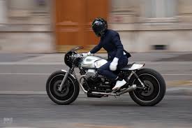 Prepping A 40 Year Old Guzzi Le Mans For A Road Trip Moto Guzzi Cafe Racer Le Mans Moto Guzzi