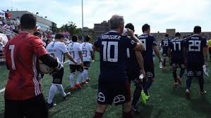 Los albos aparecen como favoritos en las casas de apuestas para superar a una u que llega con más descanso en sus piernas a este choque definitivo. Colo Colo Y Universidad De Chile Igualaron En El Superclasico De Leyendas En Estados Unidos Alairelibre Cl