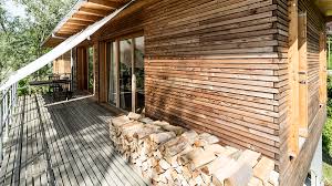 Die mindesttiefe für das einlegen von holzpfählen beträgt 1,25 m und sollte an stäben mit einem querschnitt von 10 x 20 cm und einer länge von 40 bis 50 cm anliegen. Referenzen Haus Auf Stelzen Am Inn In Passau Schreinerei Renaltner