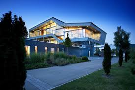 Große fensterfronten sorgen schließlich für lichtdurchflutete räumlichkeiten. An Engineer S Incredible High Tech Dream Home Mora Desain