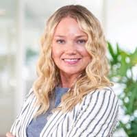 Amanda Stowell's Instagram, Twitter & Facebook