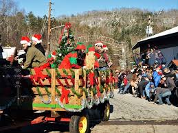 Christmas past what christmas was like in the 50s or 60s or even the 70s. Photo Gallery Snow Adds Chill Of The Season To Area Christmas Parades Accesswdun Com