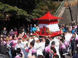 ファイル:Procession with portable shrine, Hōnen Matsuri (Tagata ...