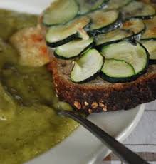 Veloute De Courgettes Et Pois Casses De Clea Avec Images Veloute Courgette Idee Recette Pois Casses