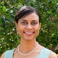 Kirsten Stephens's Instagram, Twitter & Facebook