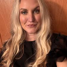 GENUINE QUESTION!! Seeing a lot of posts where people have to get in their  staying 'PREFERRED' and trying to out do each other with Tripple Ocean View  Super size Emperor Room with