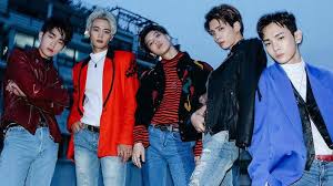 Shinee is a south korean boy band formed by sm entertainment in 2008. Shinee Vow To Continue On As A 4 Member Group Sbs Popasia