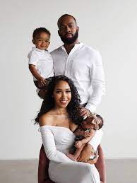 Mama Jay On Twitter In 2021 Family Photoshoot Poses Family Studio Photography Family Photos With Baby
