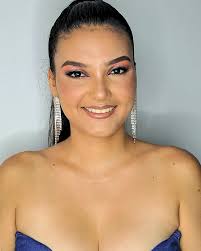 Holiss🤗🫶💕 Por aquí les dejo el look final del reel 🫶😍❤️‍🔥 . . . Reina  de las ferias de Capitanejo 2023 👑💕