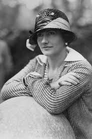 Fashion designer coco chanel is famous for her timeless designs, trademark suits and little black her first taste of clothing success came from a dress she fashioned out of an old jersey on a chilly day. 26 Classy And Fabulous Photos Of A Young Coco Chanel In The 1910s And 1920s Vintage Everyday