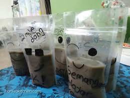 Es cappucino cincau adalah salah satu minuman yang menarik minat para konsumen di indonesia sejak tahun 2013 lalu. Resep Es Susu Cappucino Cincau Sederhana Haniya Kitchen
