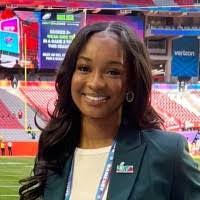 Hailey Eichner's Instagram, Twitter & Facebook