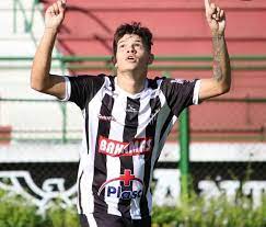 A aeronave caiu logo após a decolagem e pegou fogo. Filho Do Ex Atacante Marinho Do Galo Morre Em Queda De Aviao Que Vitimou Mais Cinco Pessoas No To Radio Itatiaia A Radio De Minas