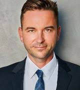 8579 Skyline Dr, Los Angeles, CA 90046